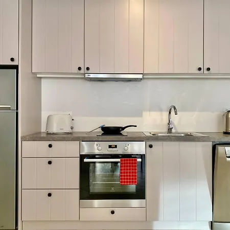 Leon's Cozy Апартаменты *