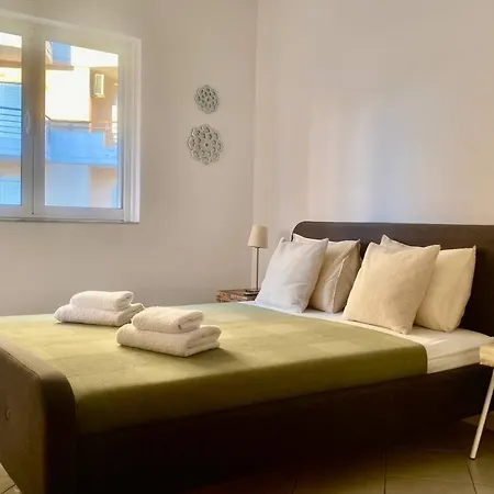 Leon's Cozy Apartament *