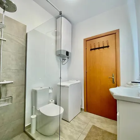 Leon's Cozy Апартаменты Саранда