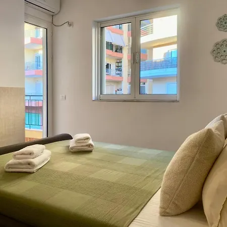 Апартаменты Leon's Cozy *